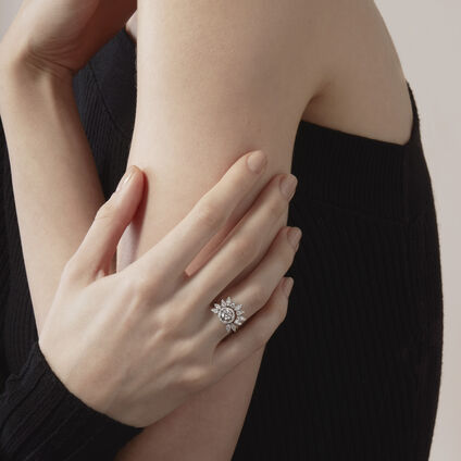 Aerial Marquise Halo 鑽石戒指, , large